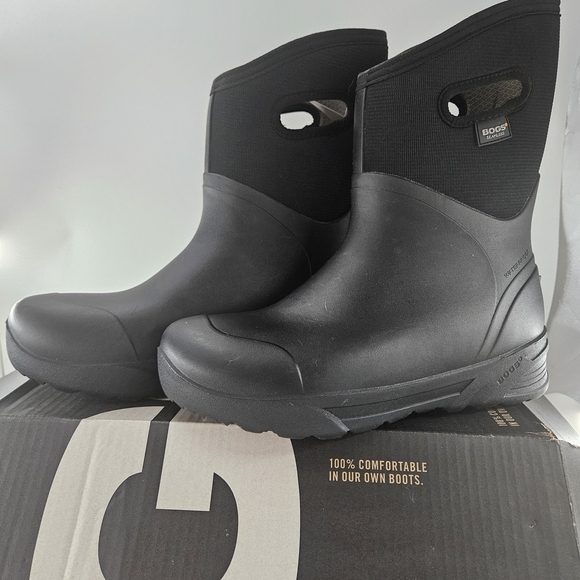 Bogs Other - New NIB Mens Bogs Bozeman Mid Black Waterproof Winter Boots Size 12 M